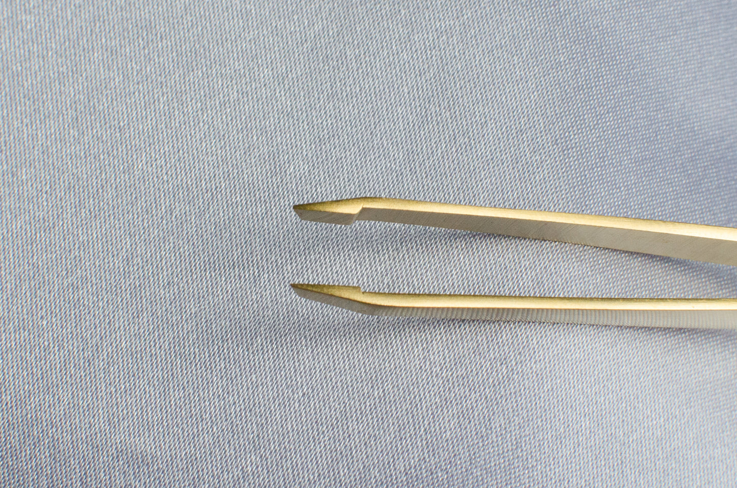 Slanted Tweezers